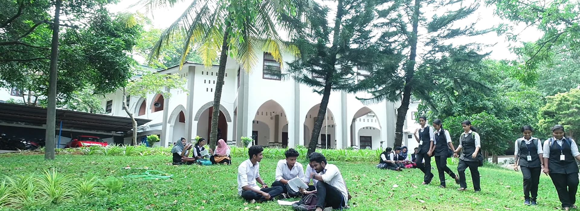 M.E.S College Erumely-image
