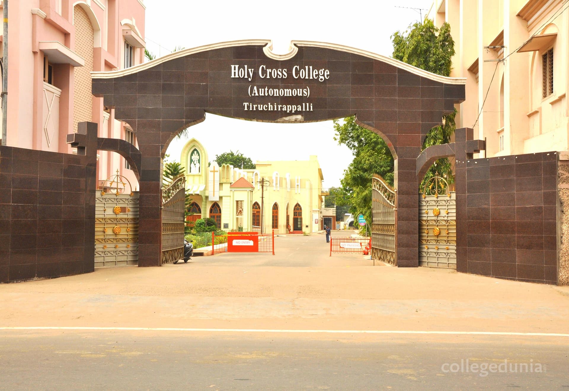 Holy Cross College-image