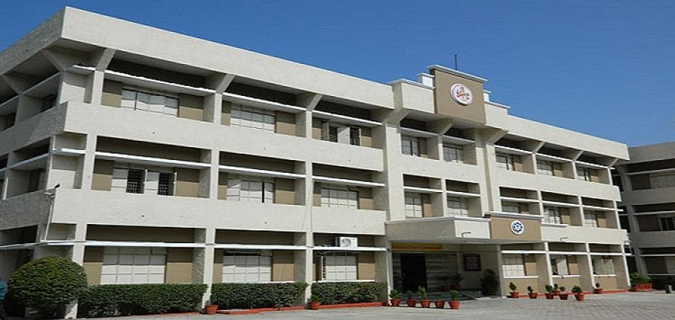 Shri Vaishnav College of Arts And Commerce-image