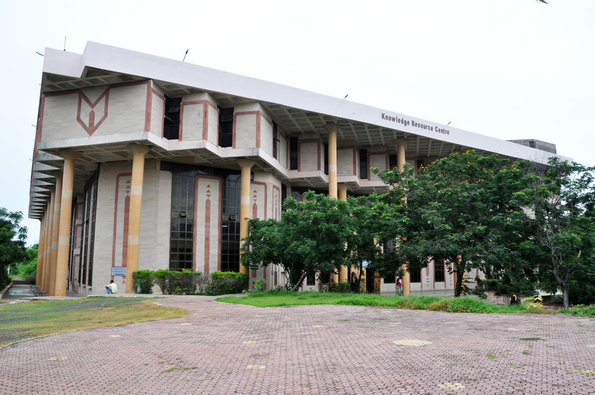 NMU Jalgaon-gallery-image-1