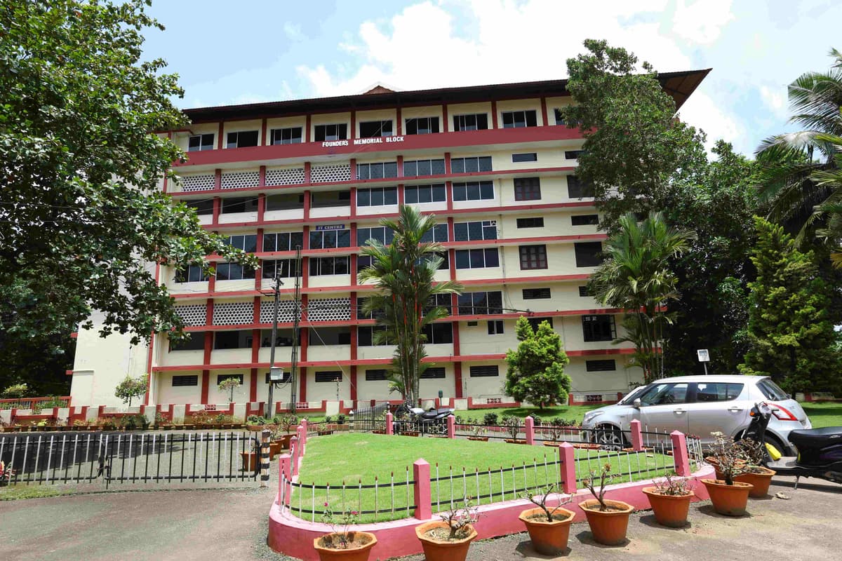 MA College-gallery-image-4