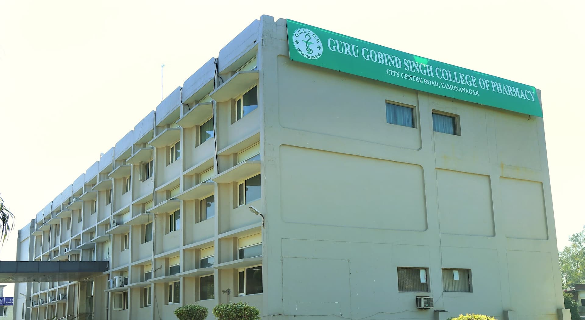 Guru Gobind Singh College of Pharmacy-image