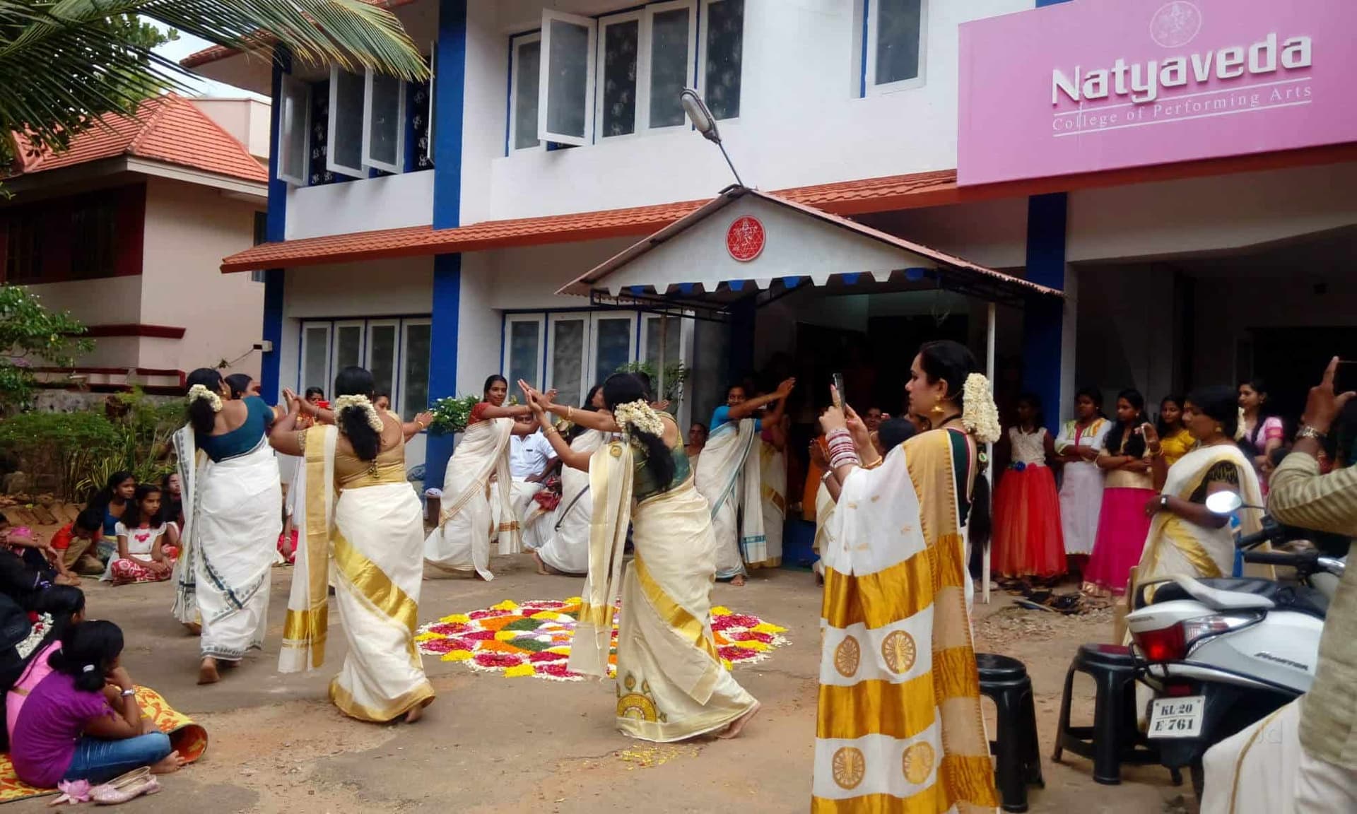 Natyaveda College of Performing Arts-logo