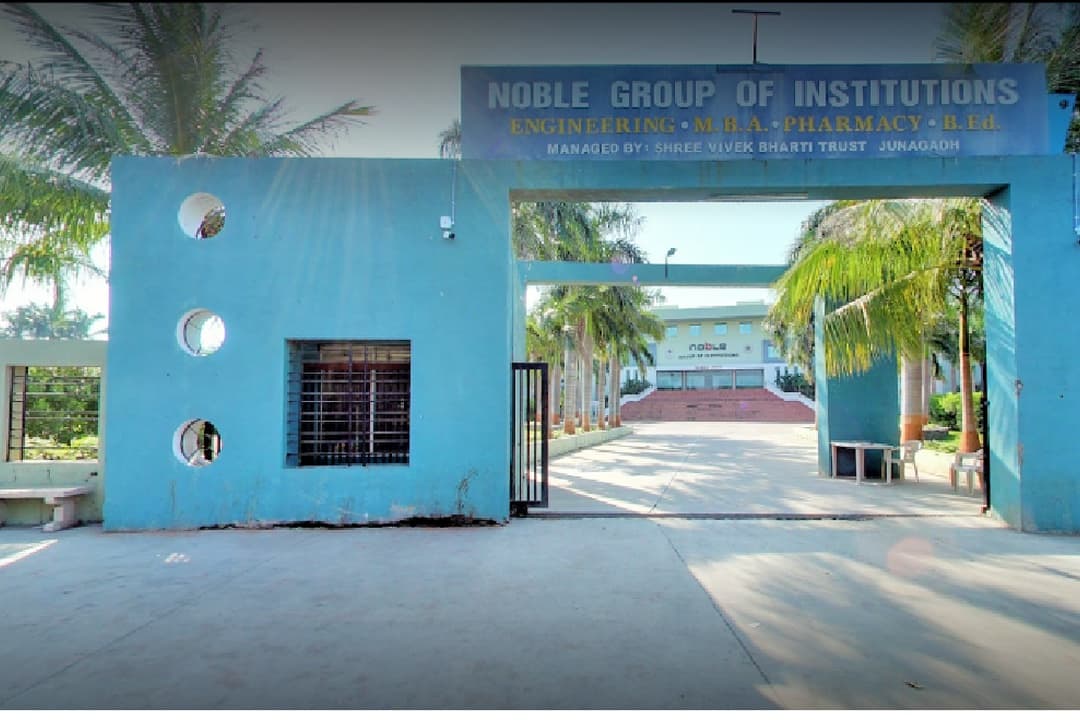 Noble Pharmacy College Junagadh-gallery-image-3