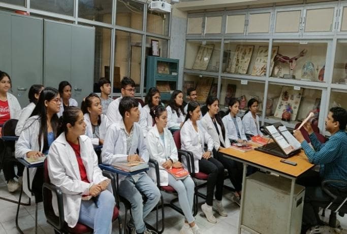 Dr. B.R. Sur Homoeopathic Medical College, Hospital and Research Centre-gallery-image-3