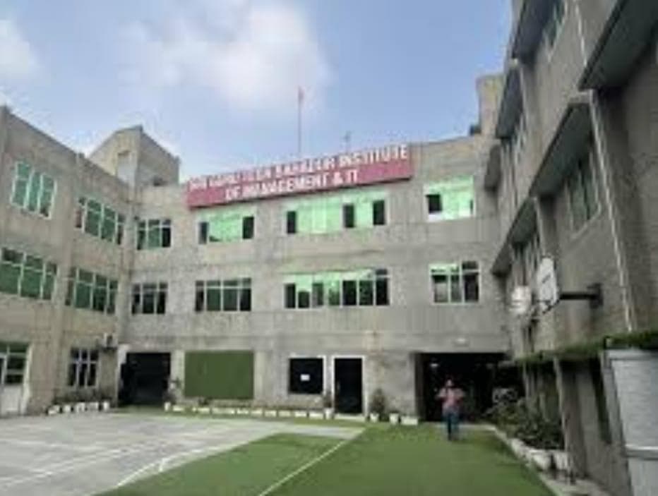 Sri Guru Tegh Bahadur Institute of Management and Information Technology-gallery-image-4