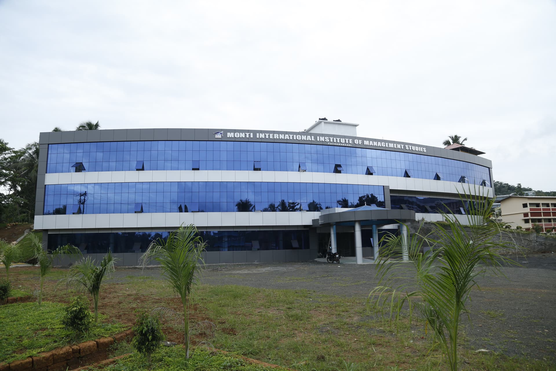 Monti International College-image