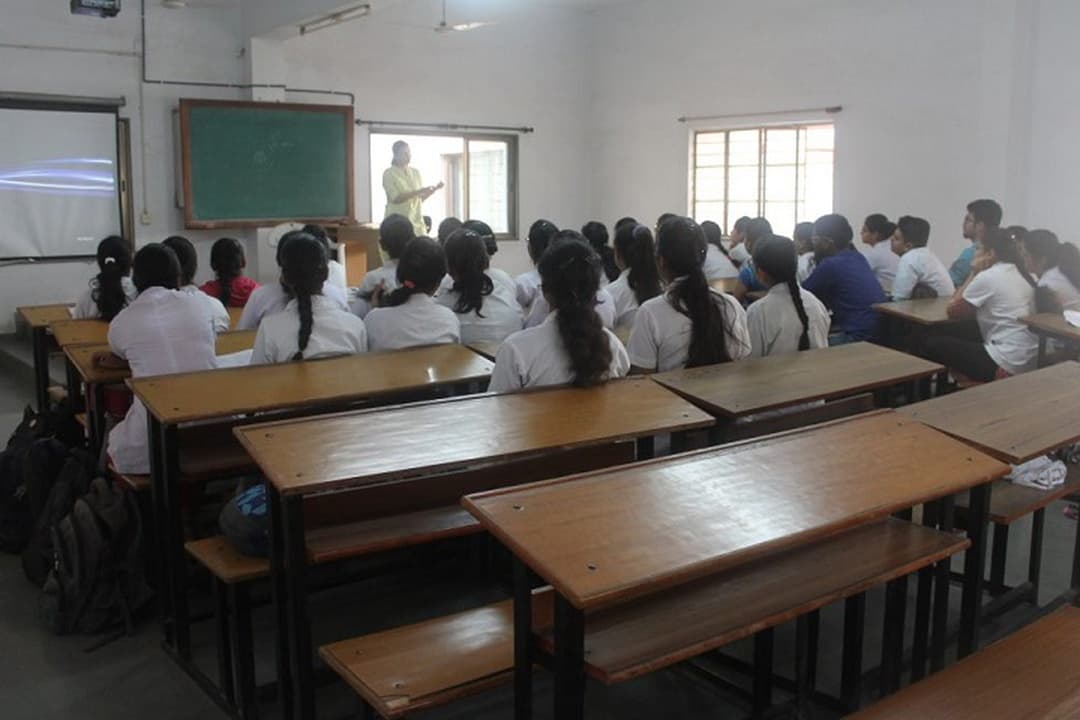 Suresh Brahmkumar Bhatt College of Physiotherapy-image