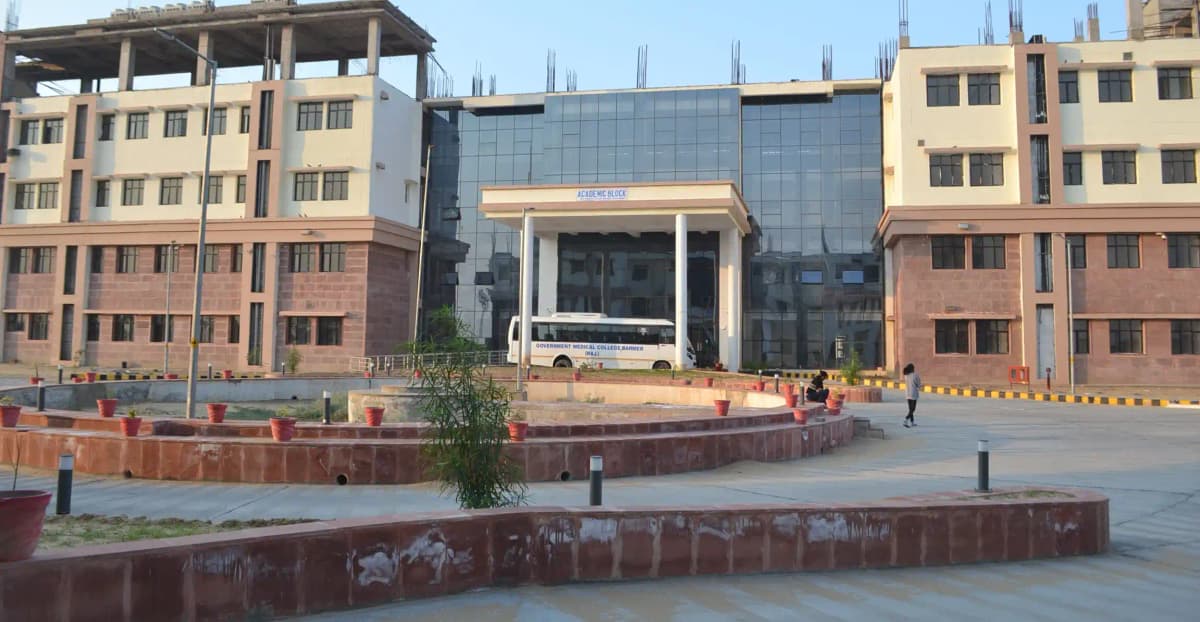 GMC Barmer-gallery-image-3