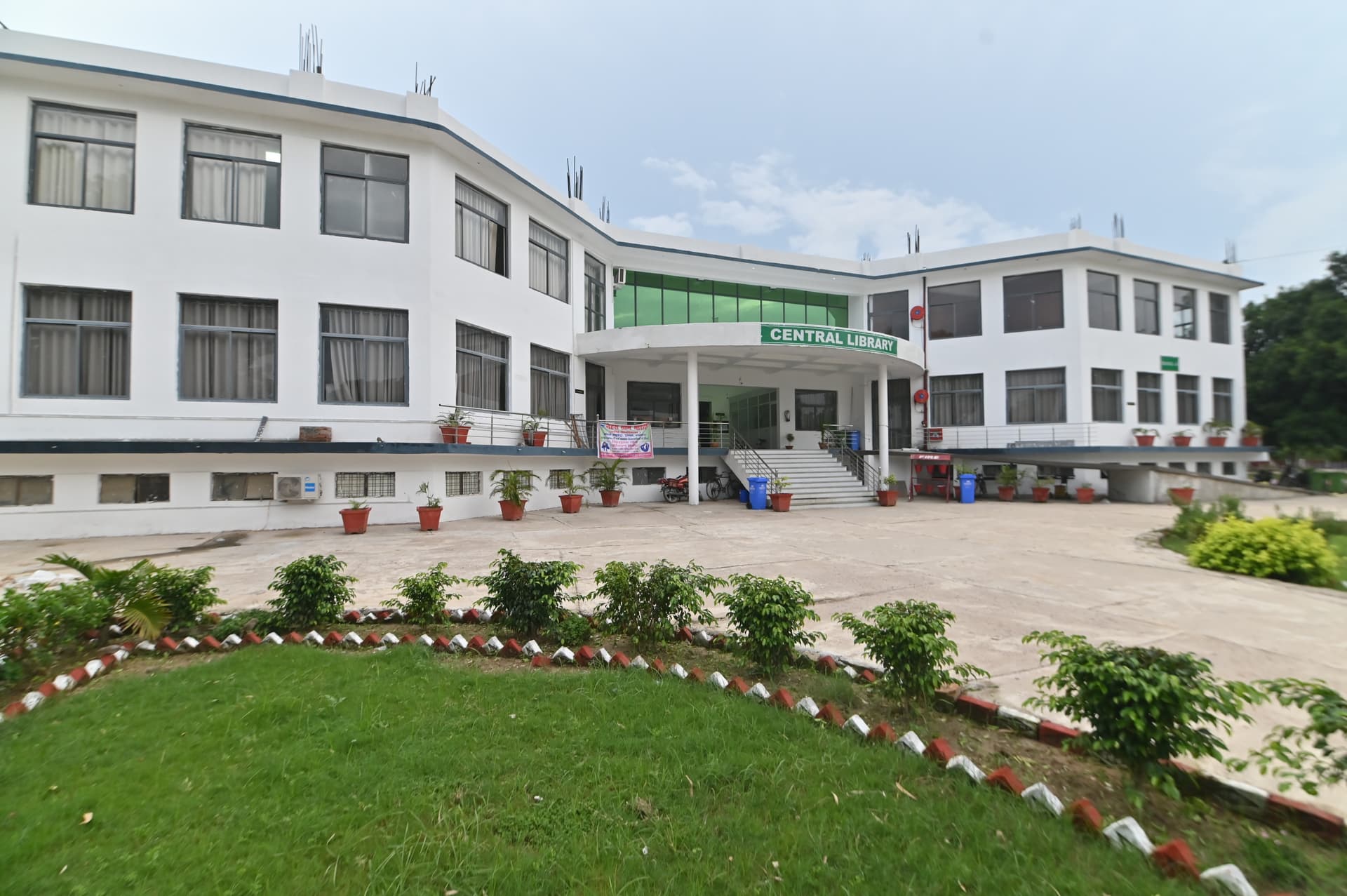 Nehru Gram Bharati (Deemed to be University)-image