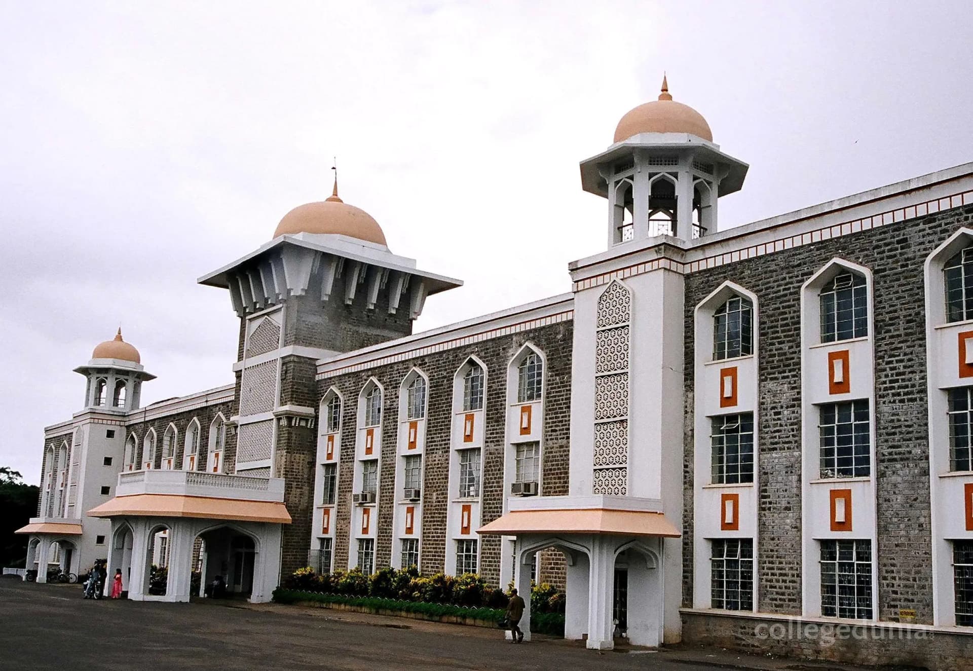 Shri Prince Shivaji Maratha Boarding House's College of Architecture-image