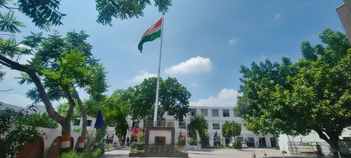 Sh LN Hindu College-gallery-image-2