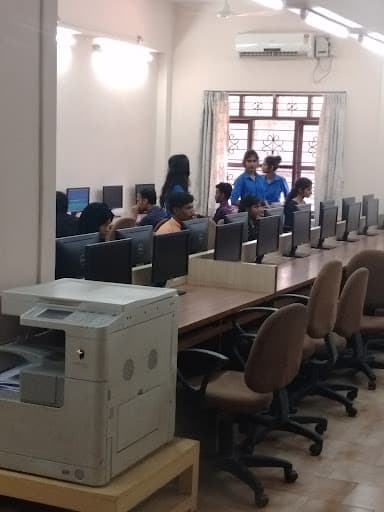 SDM Law College Kodialbail-gallery-image-6