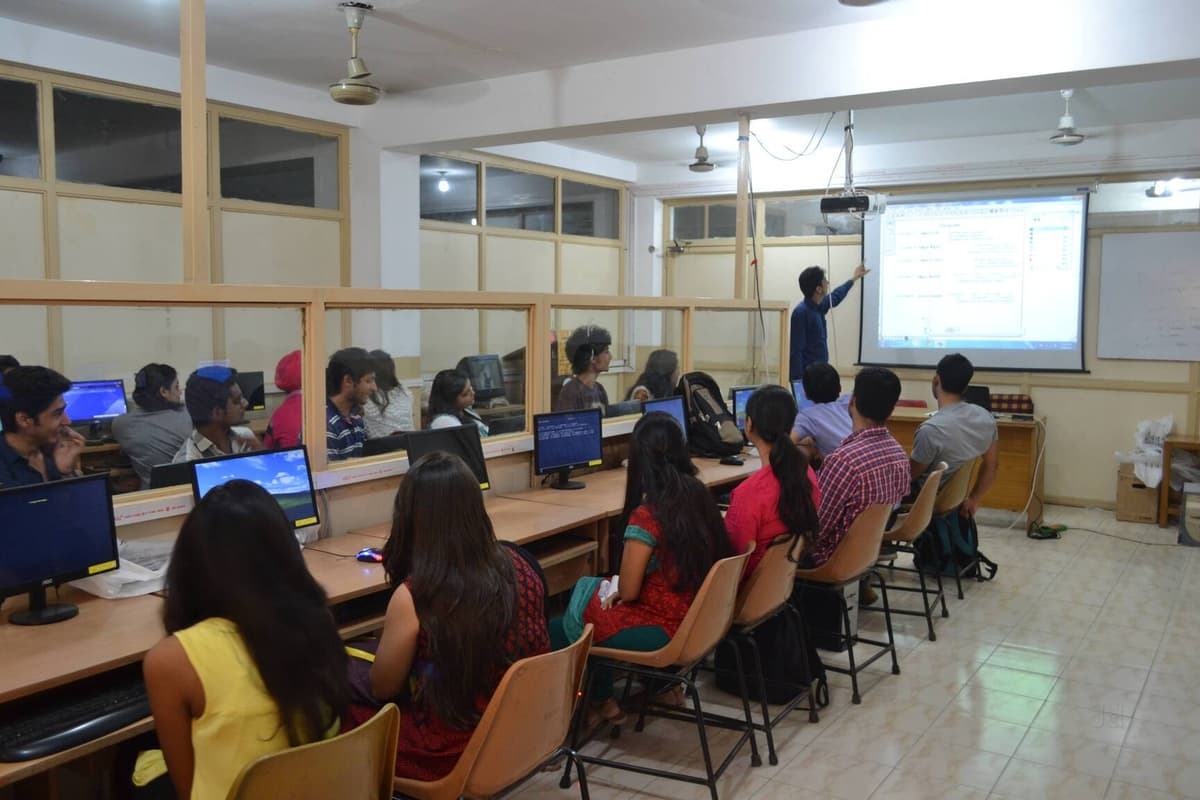 Madhu Bala Institute of Communication & Electronic Media-gallery-image-3